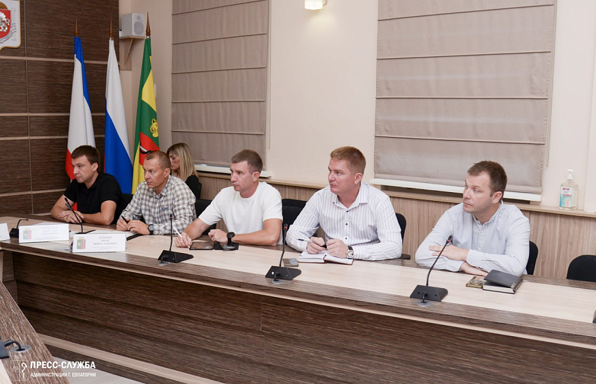 В Евпатории прошло совещание с руководителями ресурсоснабжающих и коммунальных предприятий
